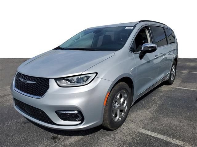 New 2023 Chrysler Pacifica Limited FWD image 2