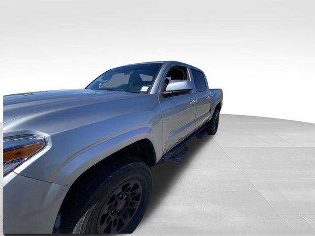 Used 2022 Toyota Tacoma SR image 2