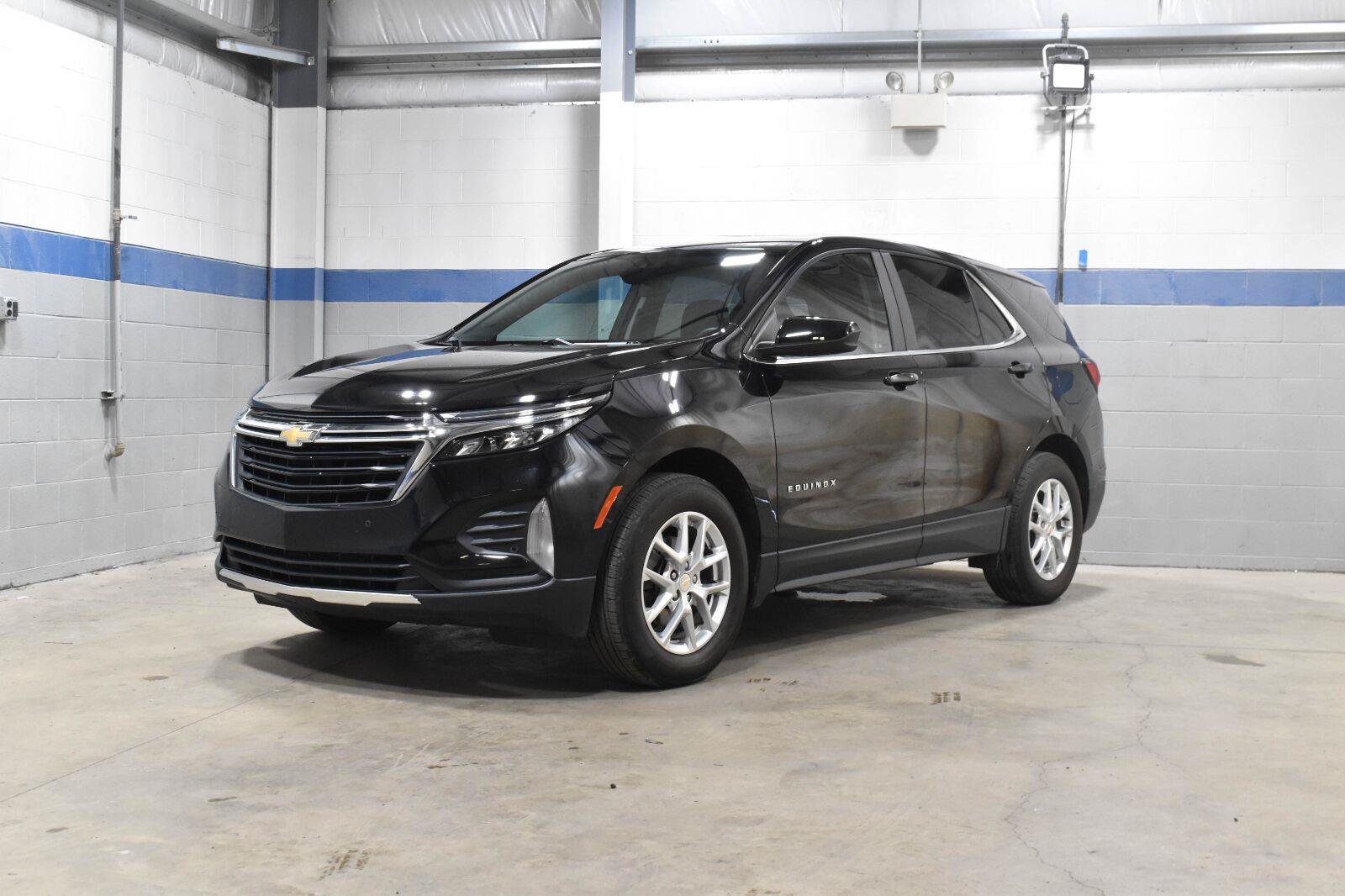 Used 2024 Chevrolet Equinox LT w/ LPO, Floor Liner Package FWD image 2