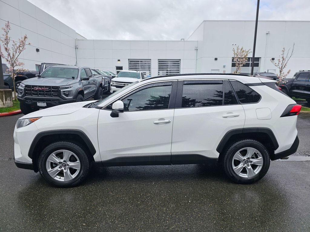 Used 2020 Toyota RAV4 XLE w/ Convenience Package AWD/4WD image 2