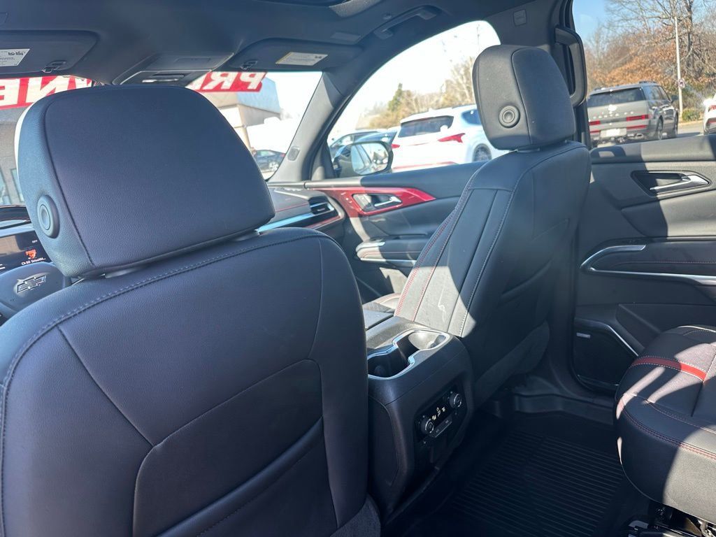 Used 2025 Chevrolet Traverse RS w/ LPO, Floor Liner Package image 27