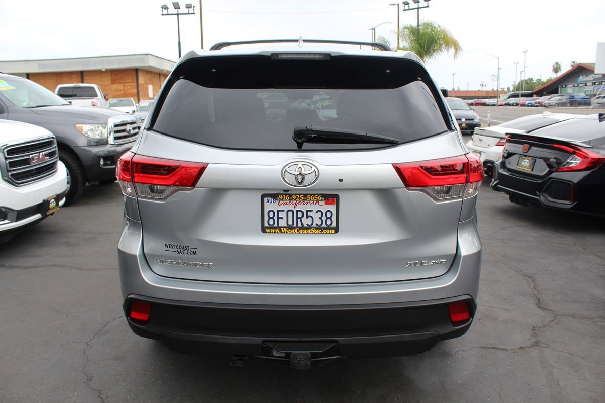 Used 2018 Toyota Highlander XLE AWD/4WD image 6