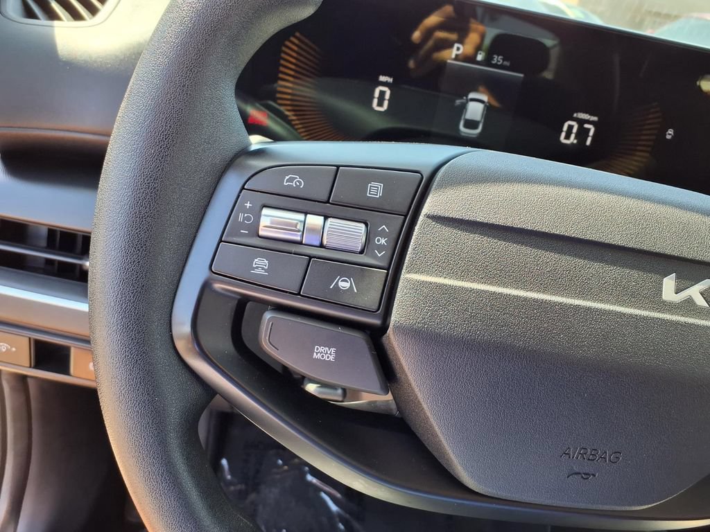 Used 2025 Kia K4 FWD image 18