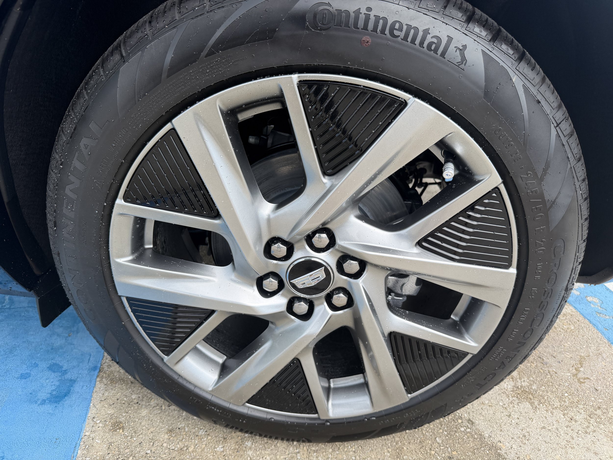 New 2026 Cadillac Optiq Luxury 1 RWD image 28