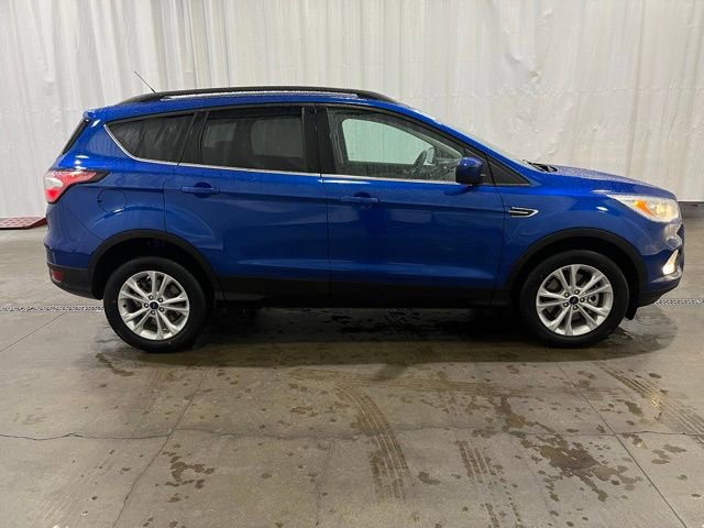 Used 2017 Ford Escape SE w/ Equipment Group 201A image 3