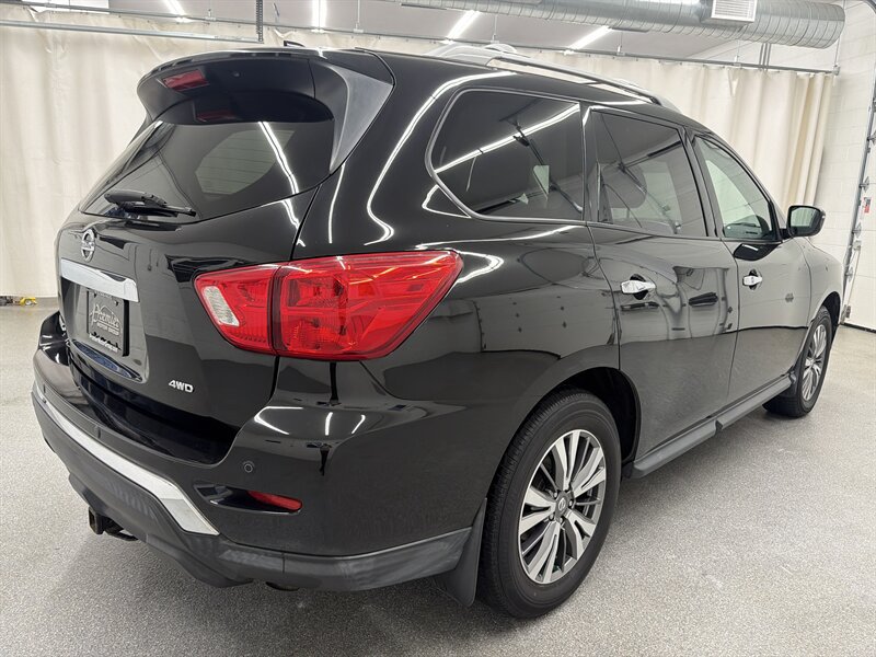 Used 2019 Nissan Pathfinder S AWD/4WD image 5