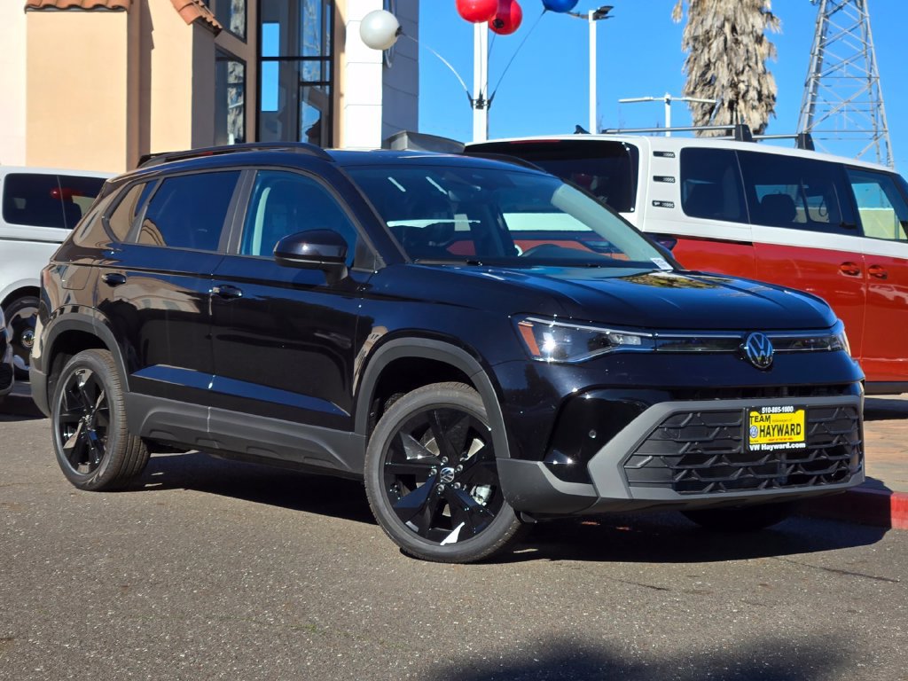 New 2026 Volkswagen Taos SE FWD image 2