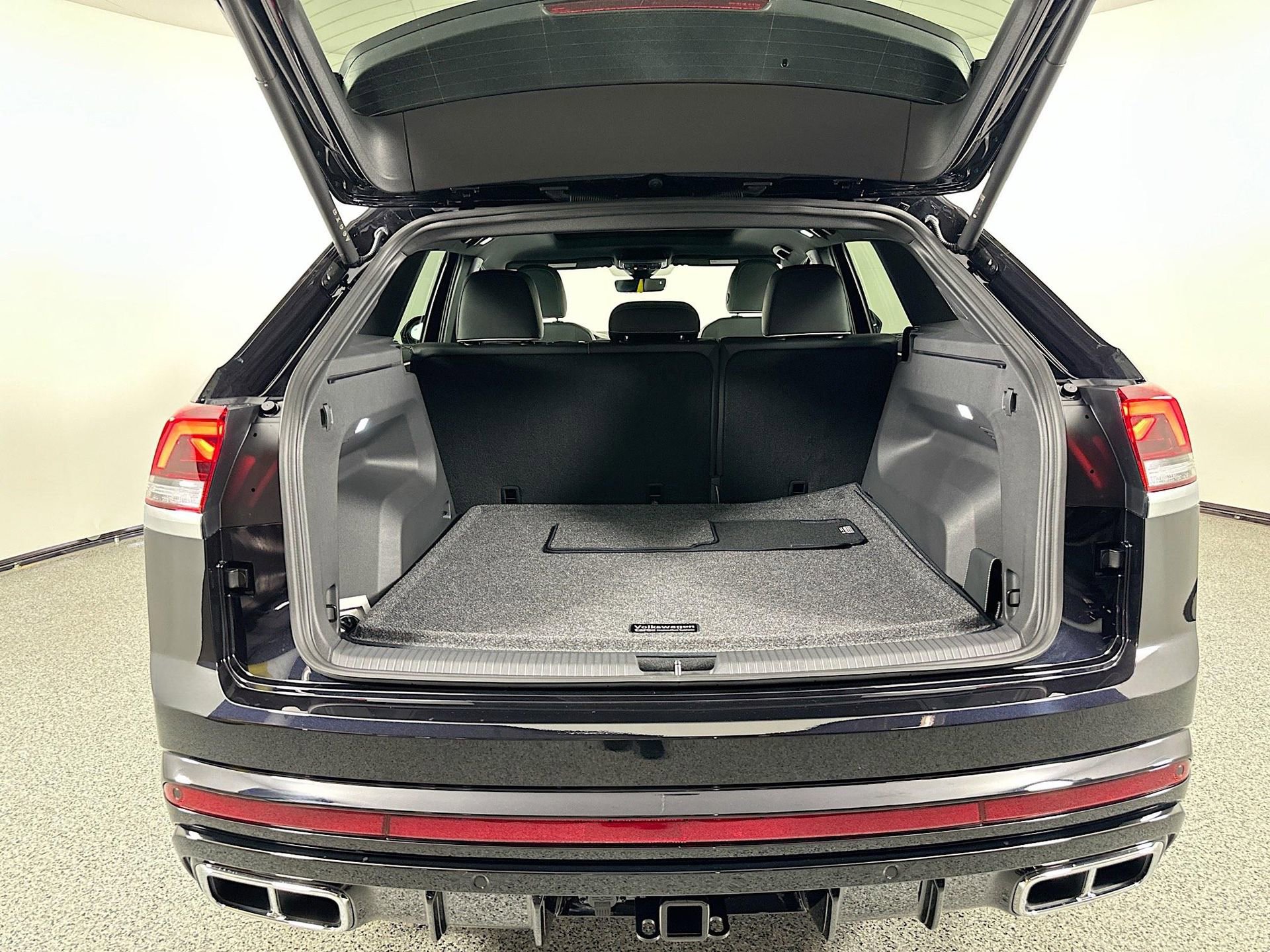 New 2026 Volkswagen Atlas Cross Sport SEL Premium R-Line image 28