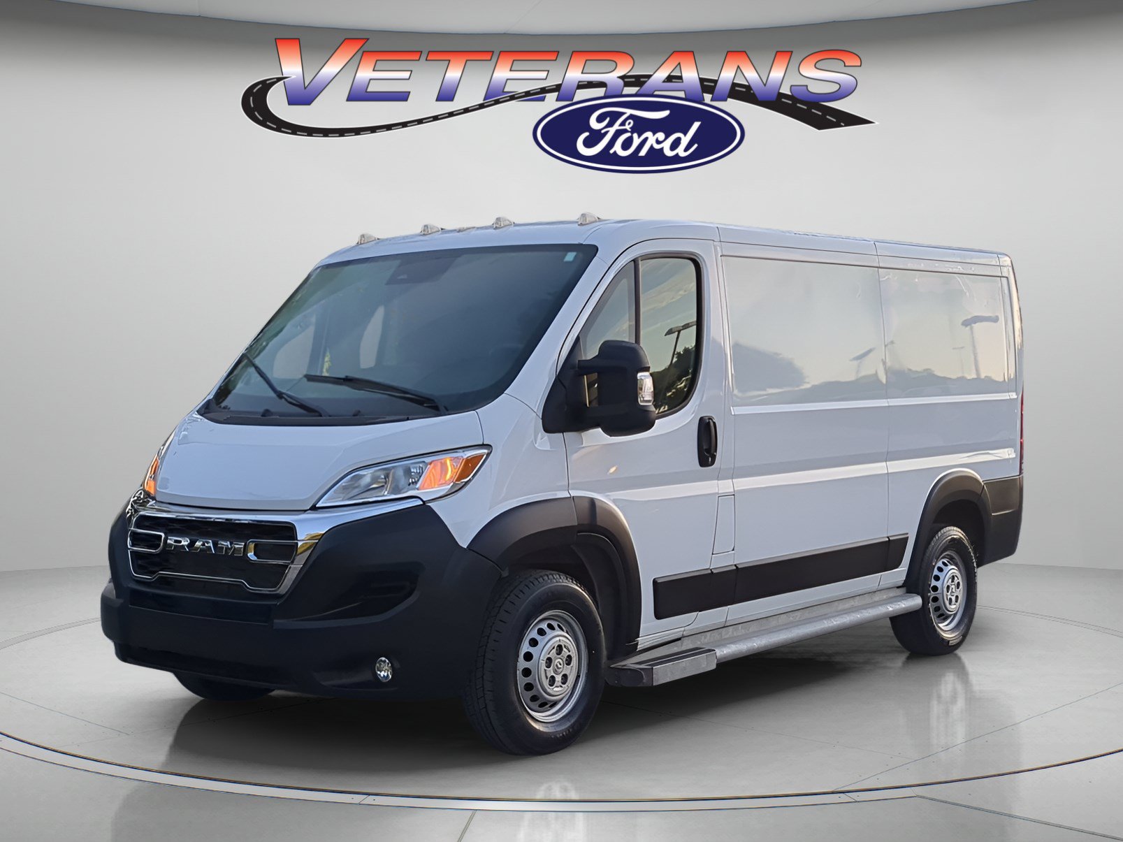 Used 2025 RAM ProMaster 2500 w/ U-Haul Equipment Group FWD image 1