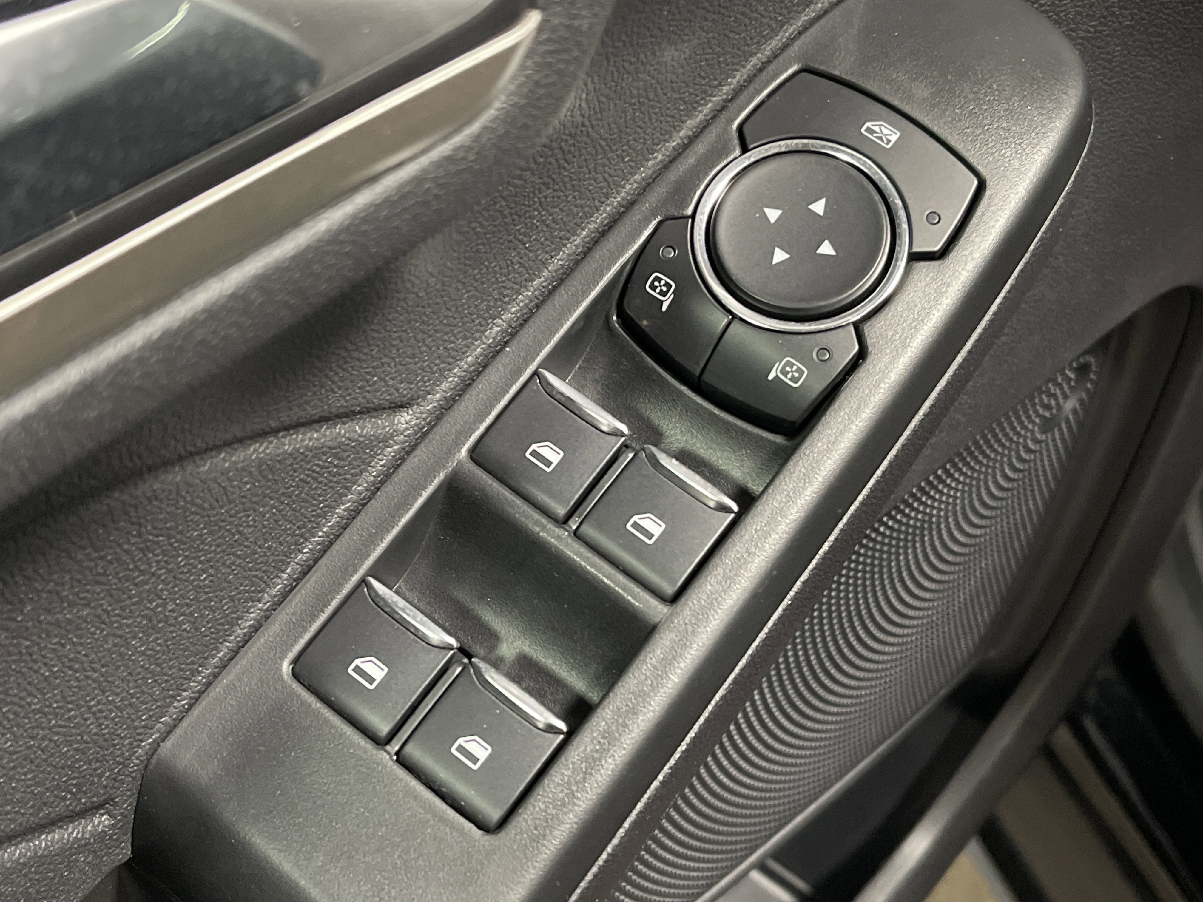 Used 2022 Ford Escape SEL image 8