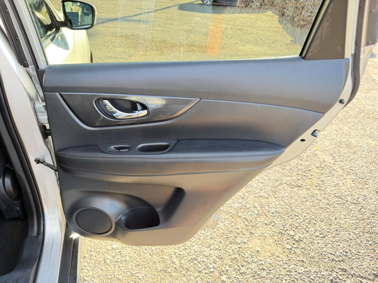 Used 2018 Nissan Rogue SV AWD/4WD image 41