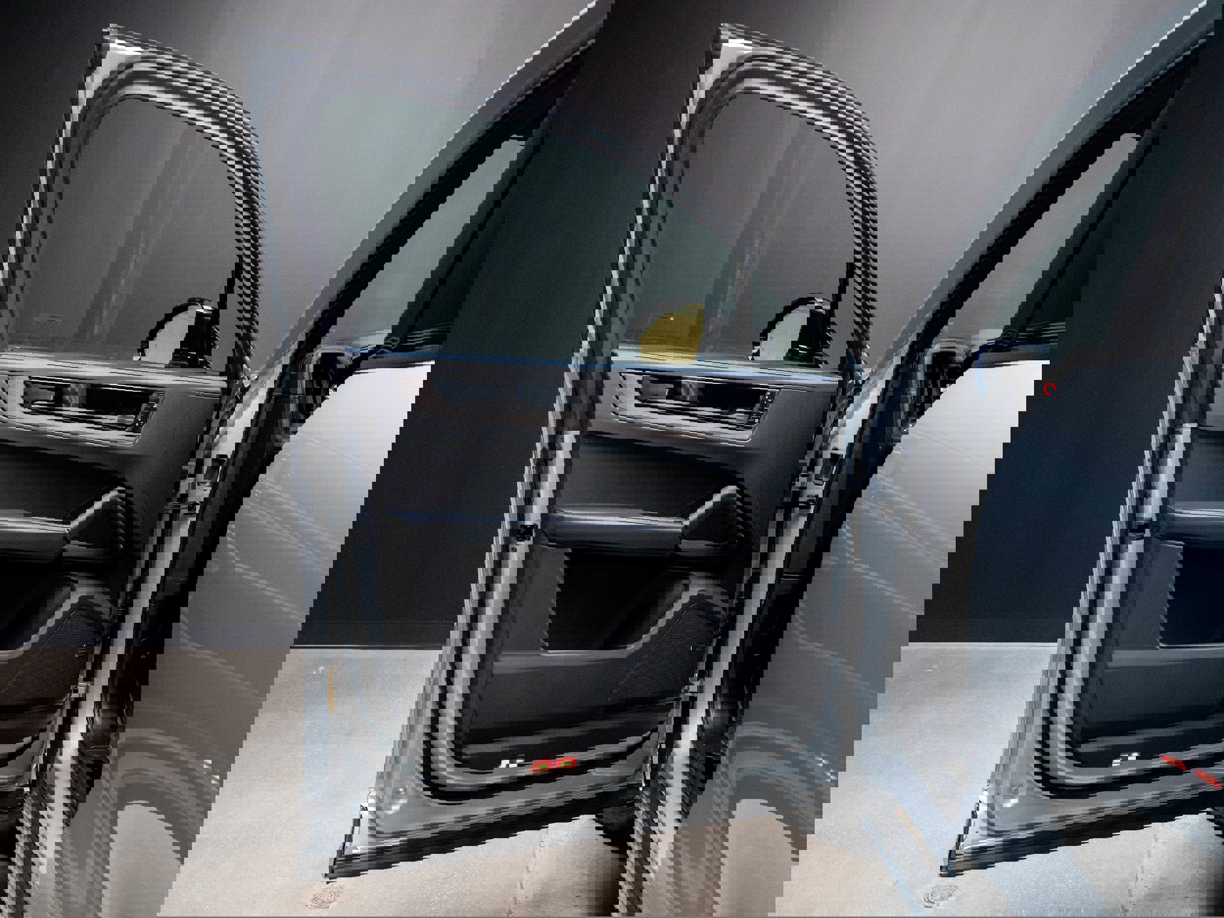 Certified 2025 Porsche Cayenne GTS image 33