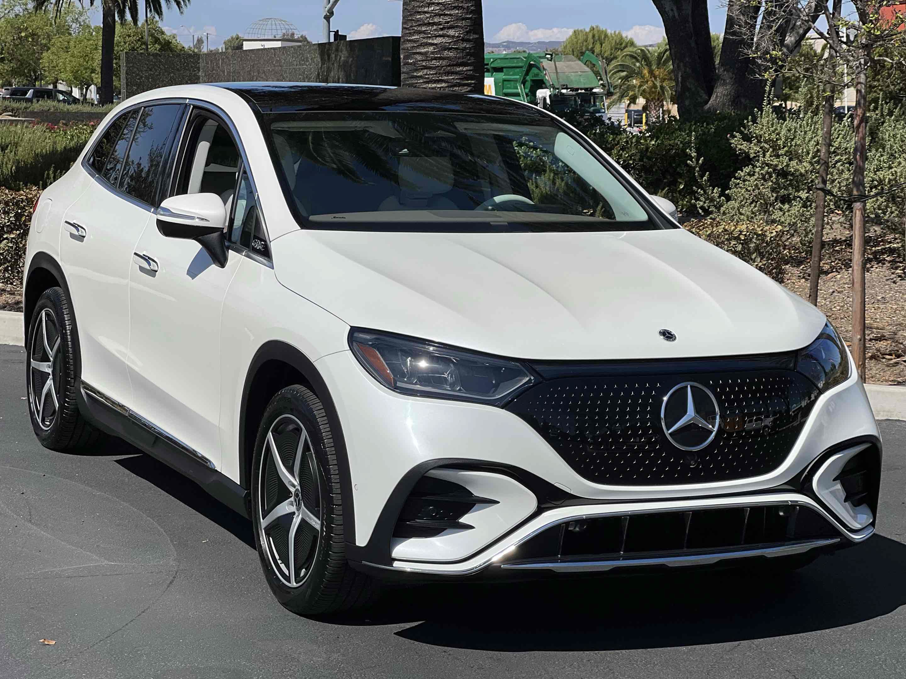 Used 2023 Mercedes-Benz EQE 350+ SUV w/ AMG Line Exterior Package image 21