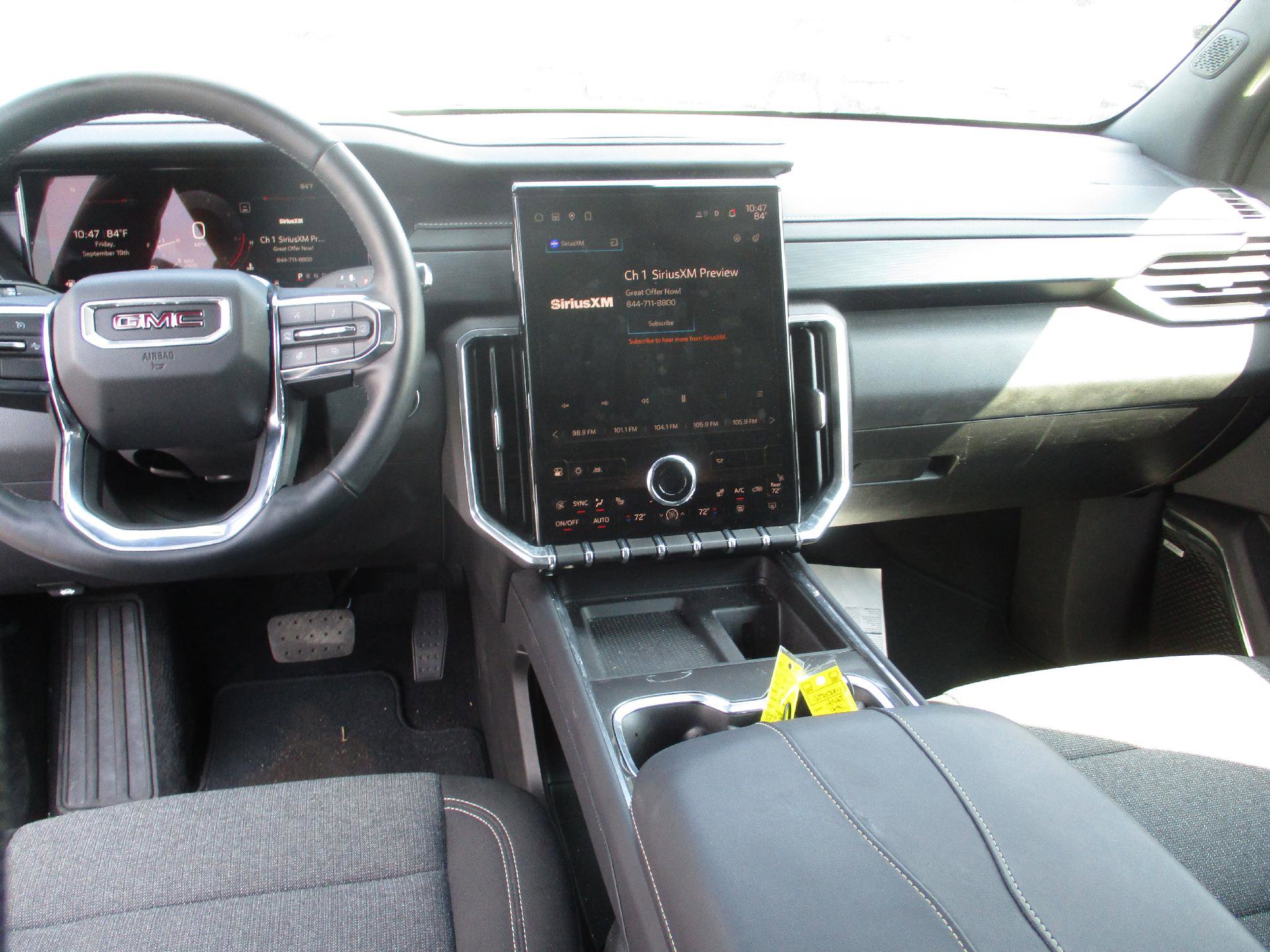 Used 2025 GMC Acadia Elevation image 14