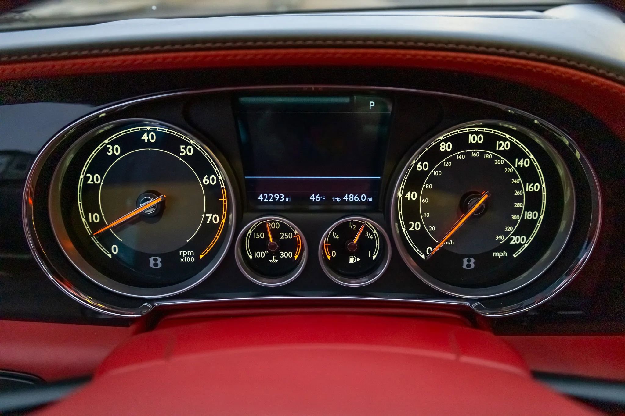 Used 2015 Bentley Flying Spur V8 image 46