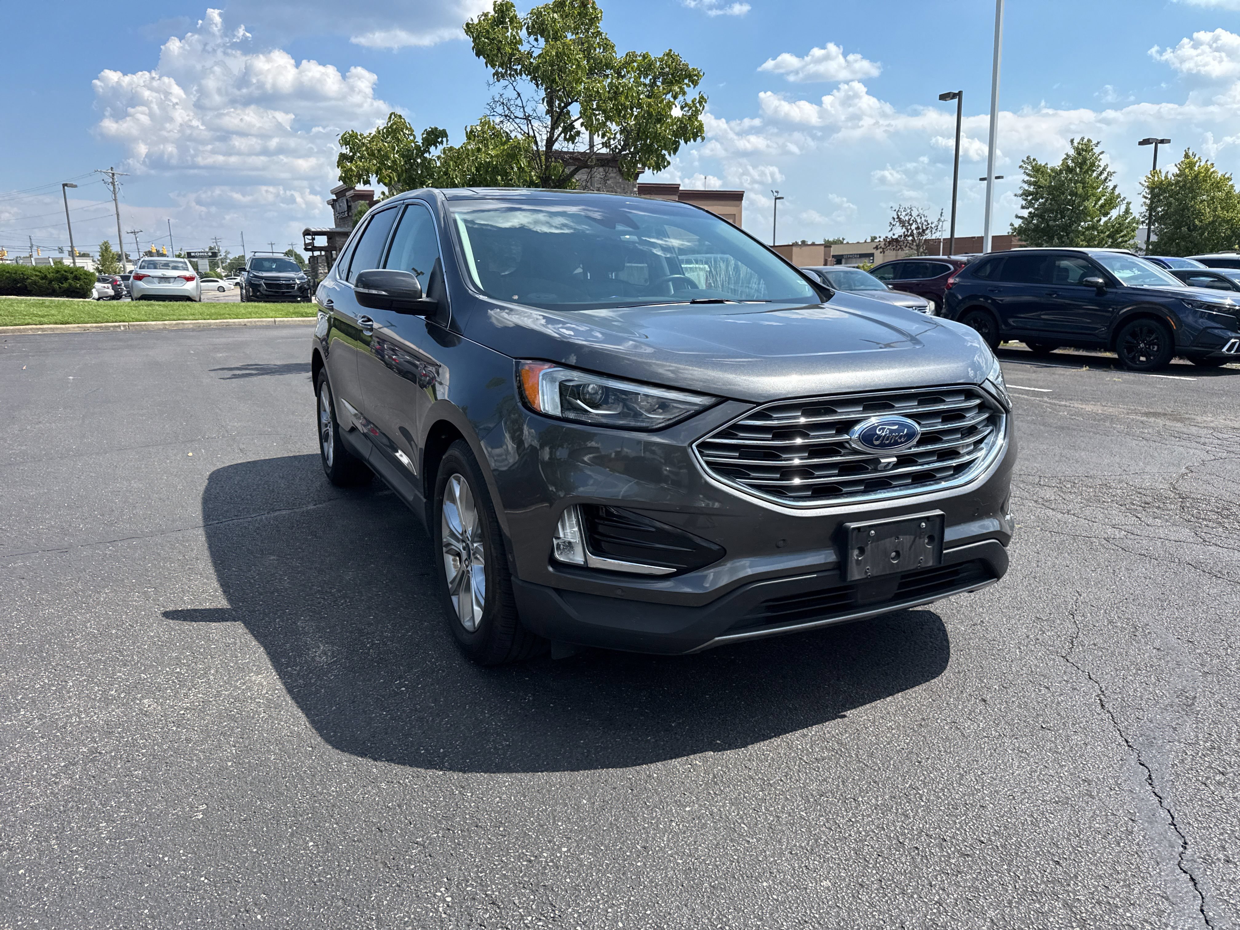 Used 2020 Ford Edge Titanium w/ Equipment Group 301A AWD/4WD image 19