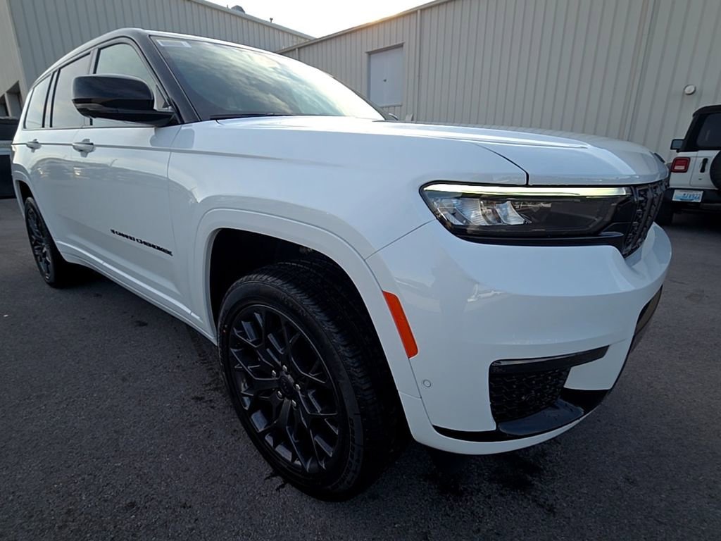 New 2025 Jeep Grand Cherokee L Summit image 3