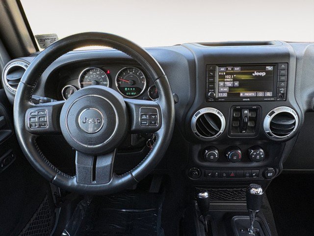 Used 2016 Jeep Wrangler Unlimited Sahara w/ Connectivity Group AWD/4WD image 2