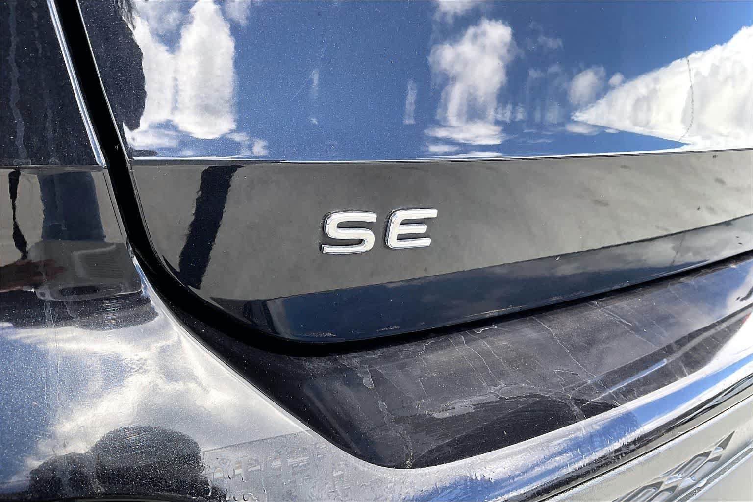 Used 2022 Volkswagen Taos SE FWD image 7