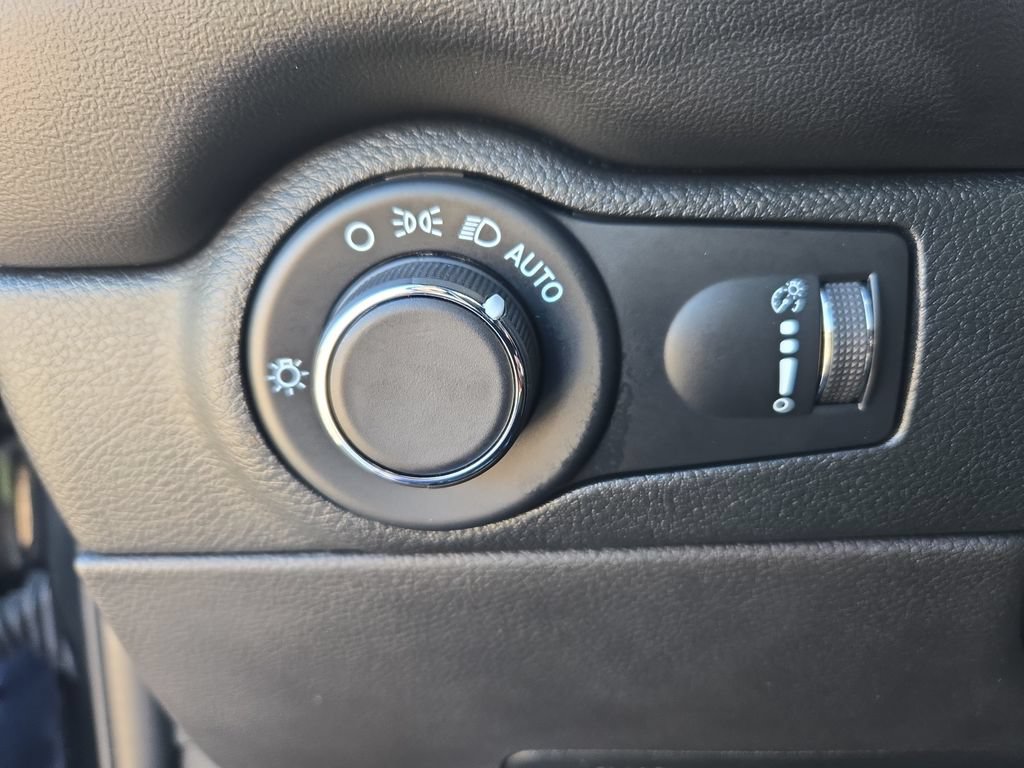 Used 2023 Dodge Durango GT AWD/4WD image 36