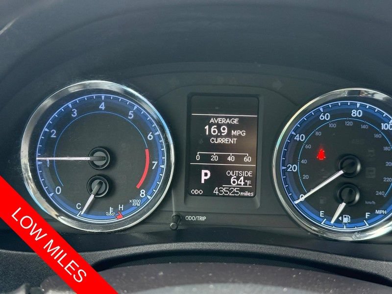 Used 2018 Toyota Corolla LE FWD image 22