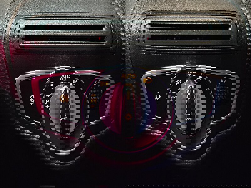 Used 2021 Mercedes-Benz GLC 300 4MATIC image 39