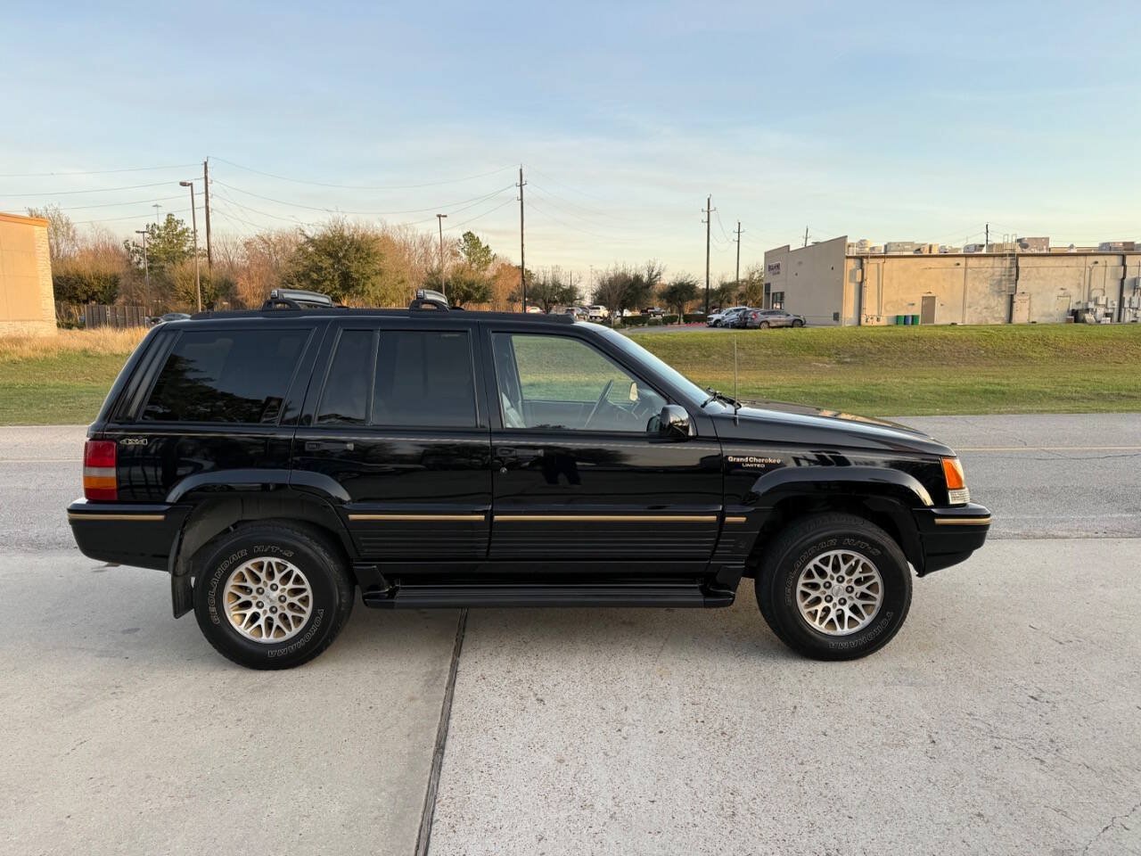 Used 1995 Jeep Grand Cherokee Limited AWD/4WD image 7