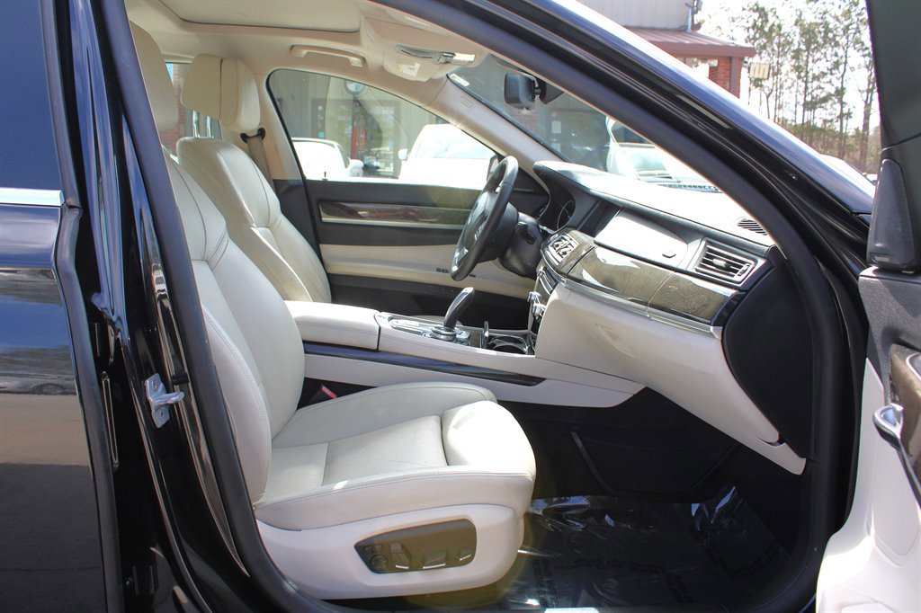 Used 2014 BMW 740Li image 17