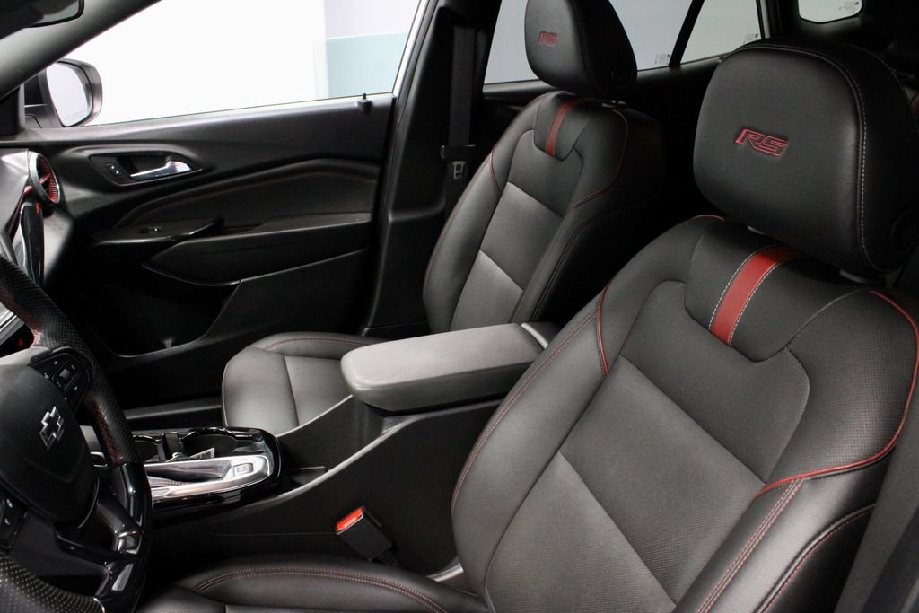 Used 2024 Chevrolet Trax RS FWD image 25