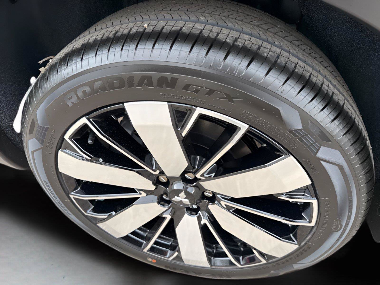 Used 2025 Mitsubishi Outlander SE AWD/4WD image 13