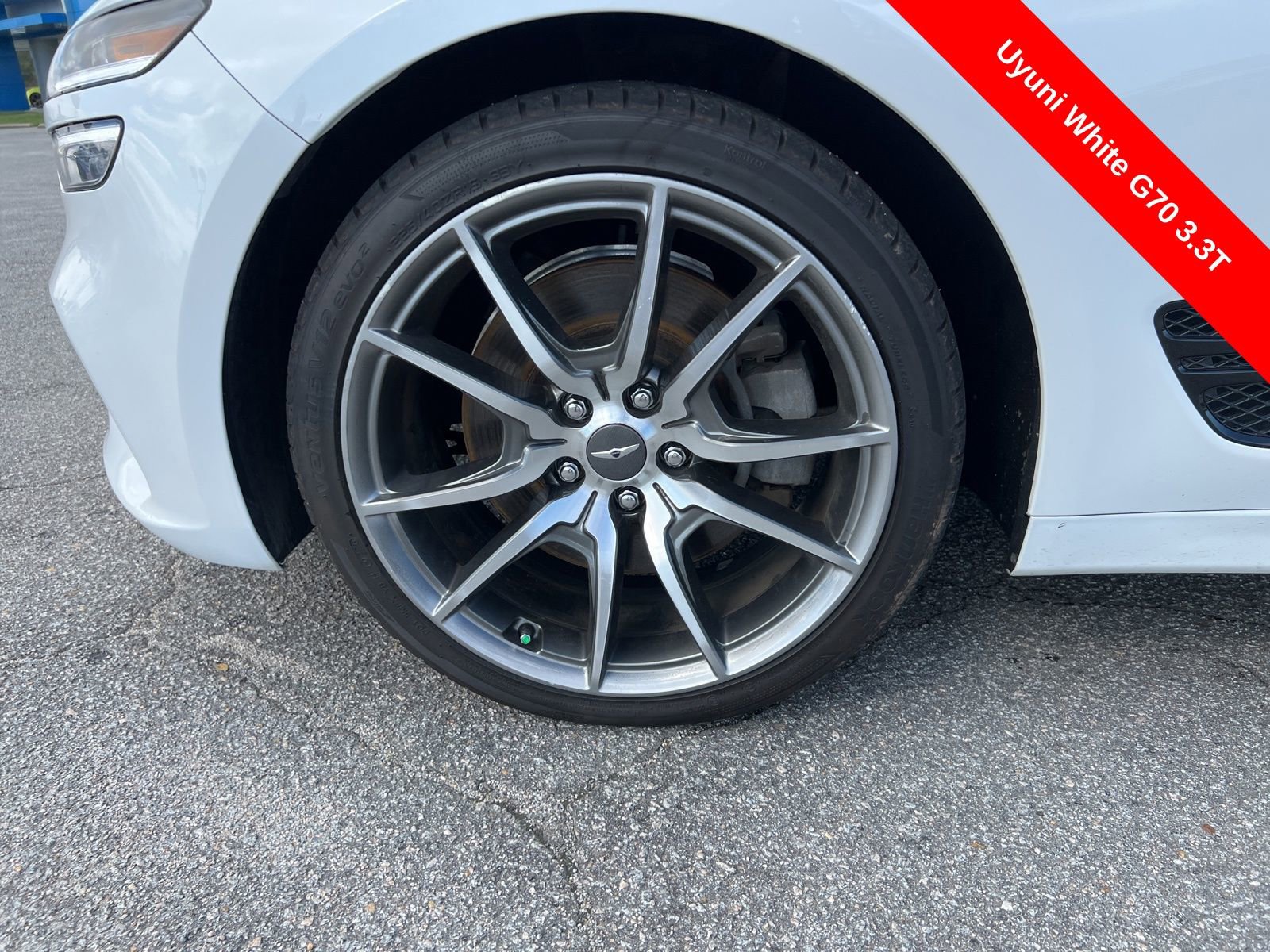 Used 2022 Genesis G70 3.3T image 9