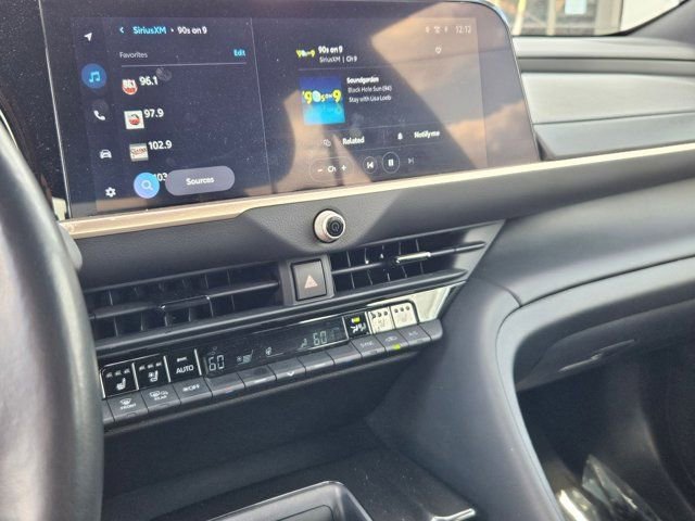 Used 2024 Toyota Crown Limited image 17