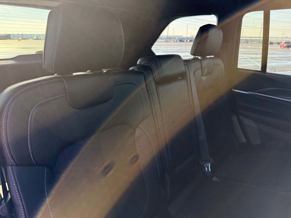 New 2026 Jeep Grand Cherokee Altitude image 21