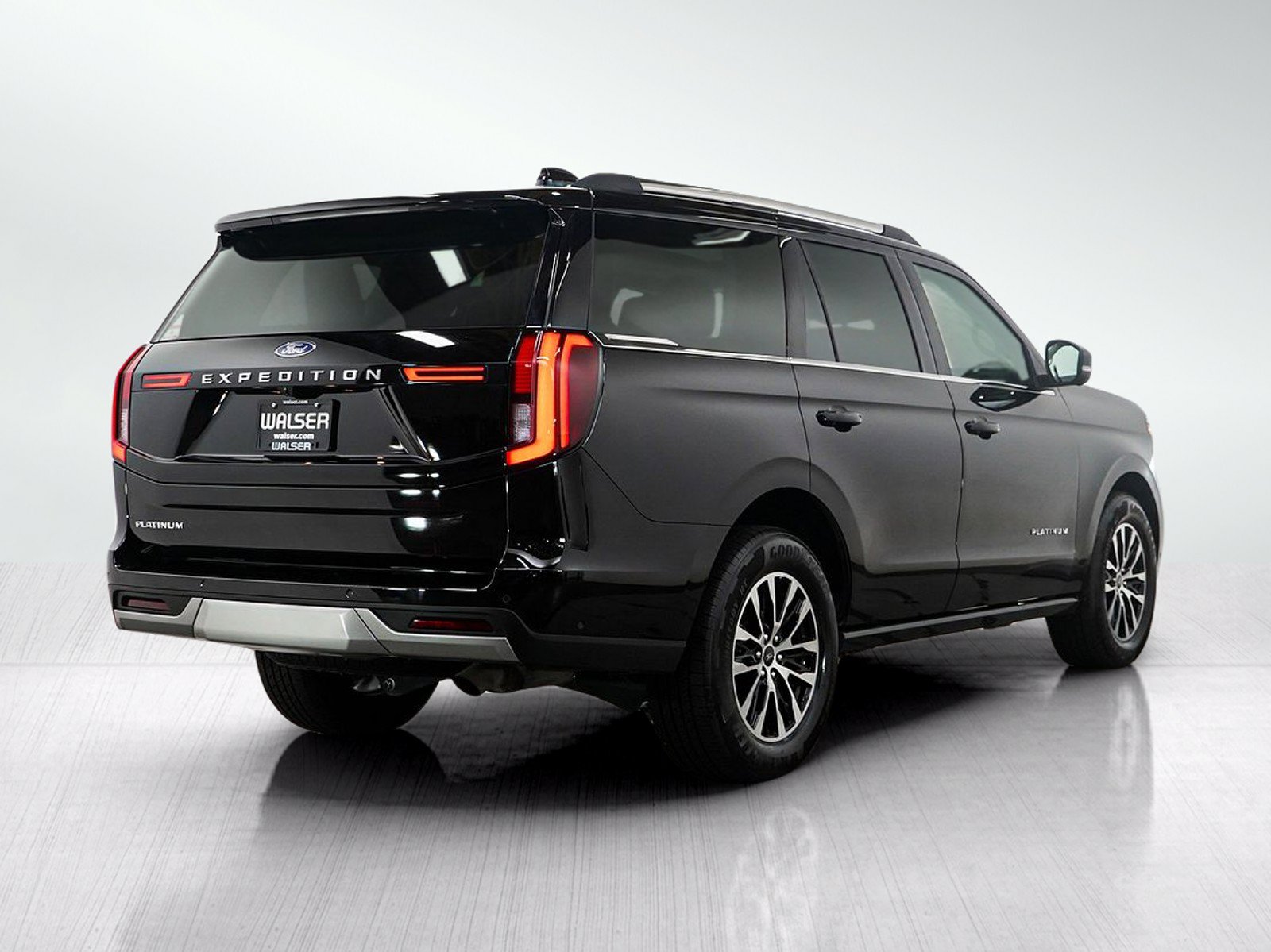 Used 2025 Ford Expedition Platinum AWD/4WD image 5