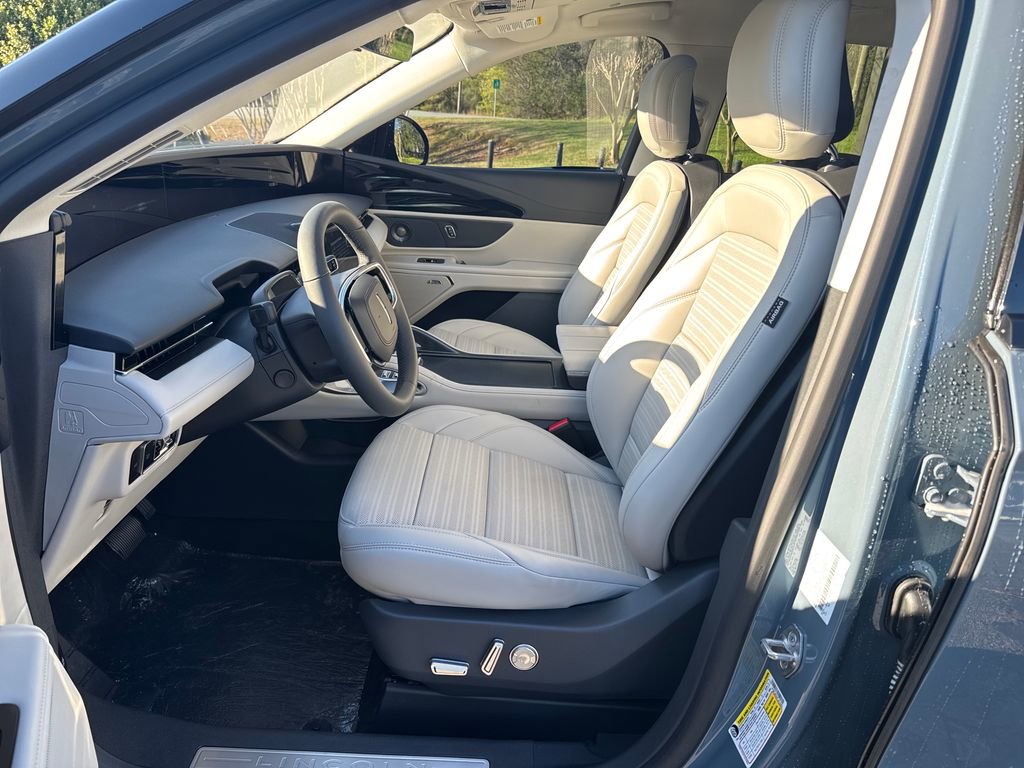 New 2026 Lincoln Nautilus Reserve w/ Jet Appearance Package image 23