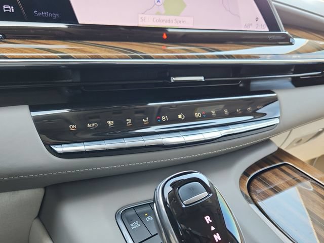 Used 2022 Cadillac Escalade Sport Platinum AWD/4WD image 17