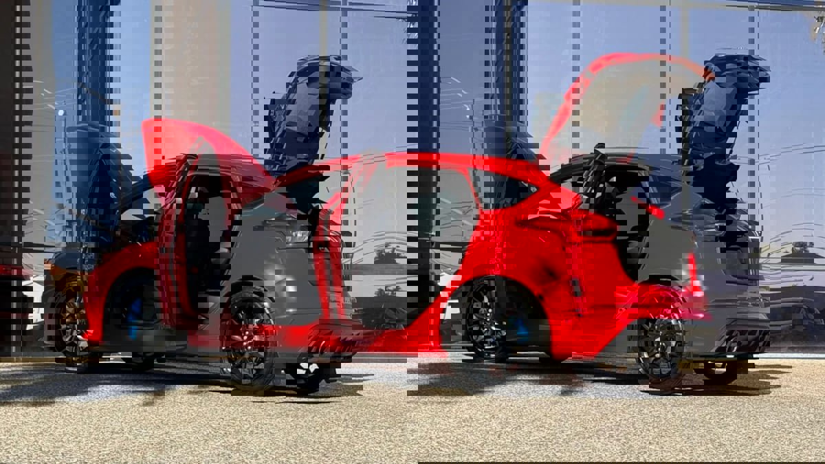 Used 2018 Ford Focus RS AWD/4WD image 29