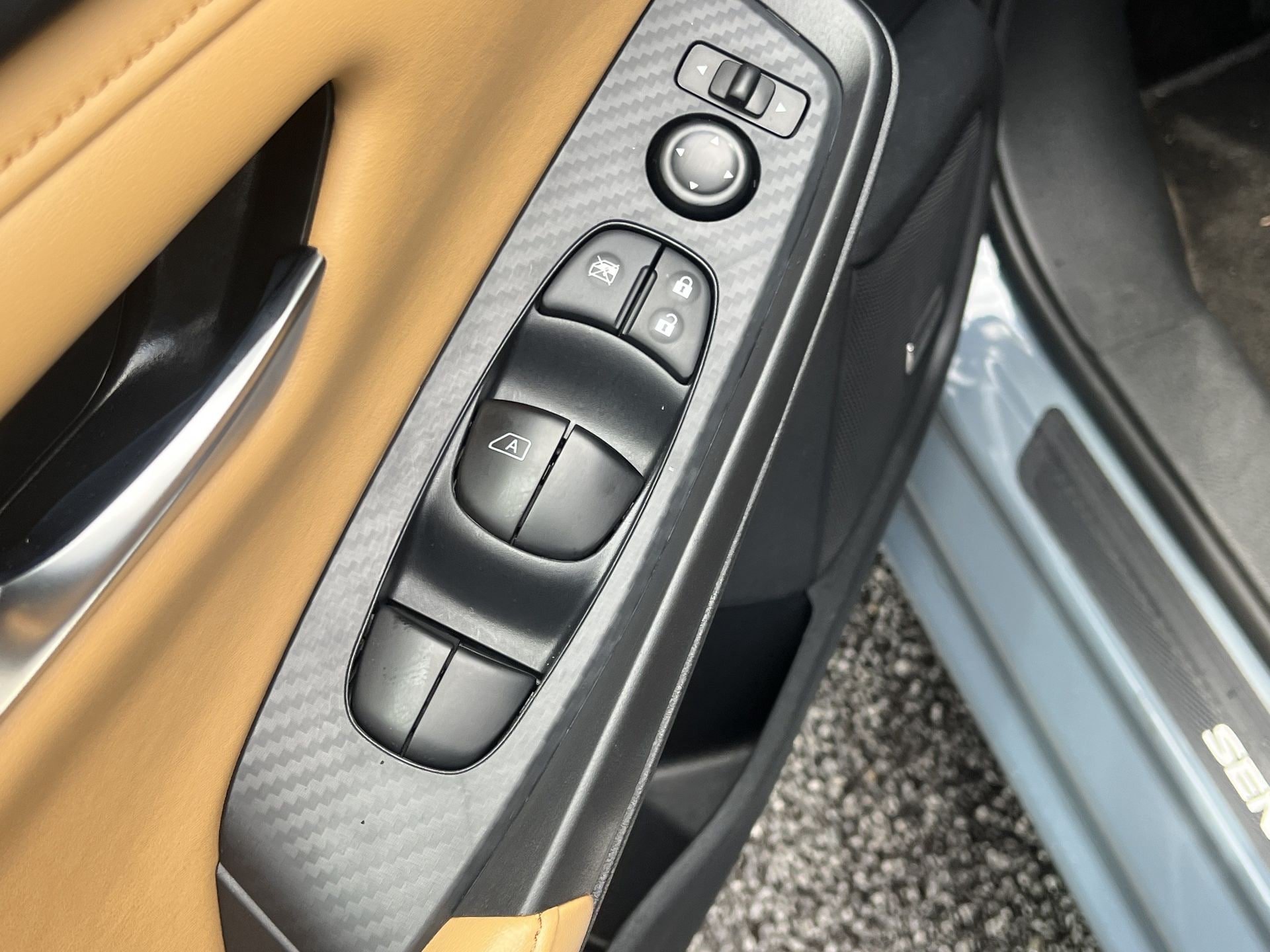 New 2025 Nissan Sentra SV w/ SV Premium Package FWD image 17