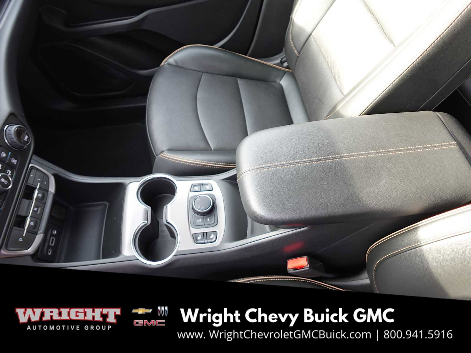 Used 2022 GMC Terrain AT4 image 23