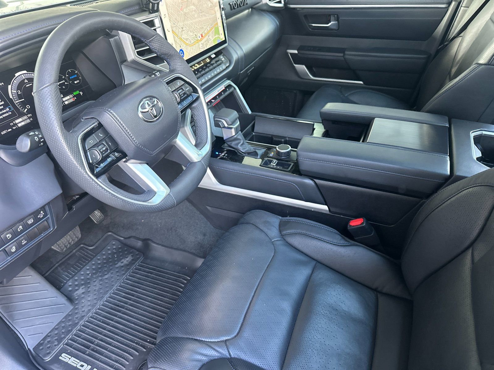 Used 2025 Toyota Sequoia Platinum AWD/4WD image 9