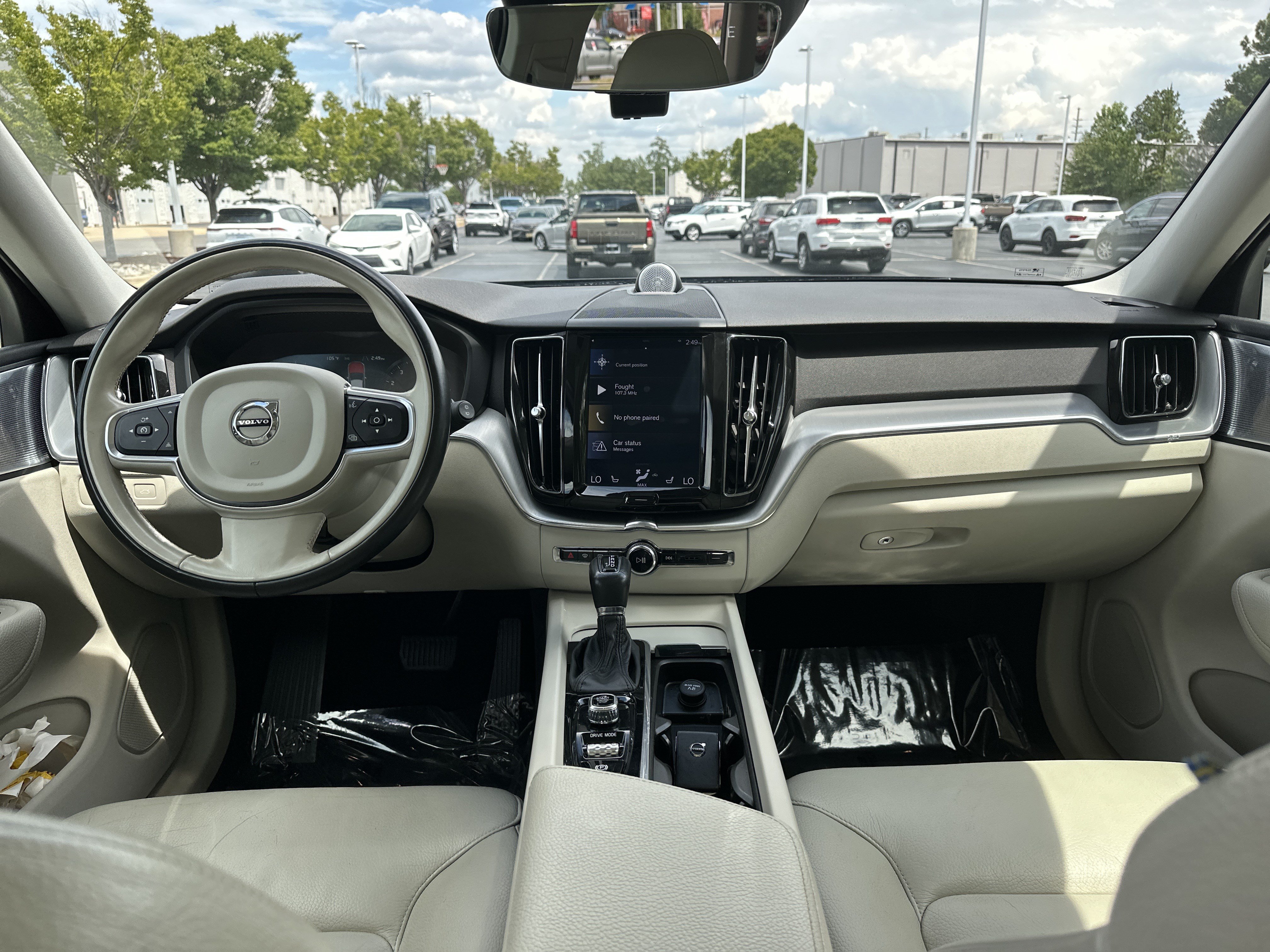 Used 2018 Volvo XC60 T6 Momentum w/ Convenience Package AWD/4WD image 29