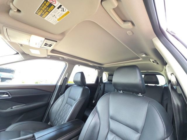 Used 2023 Nissan Rogue Platinum w/ Platinum Premium Package image 14