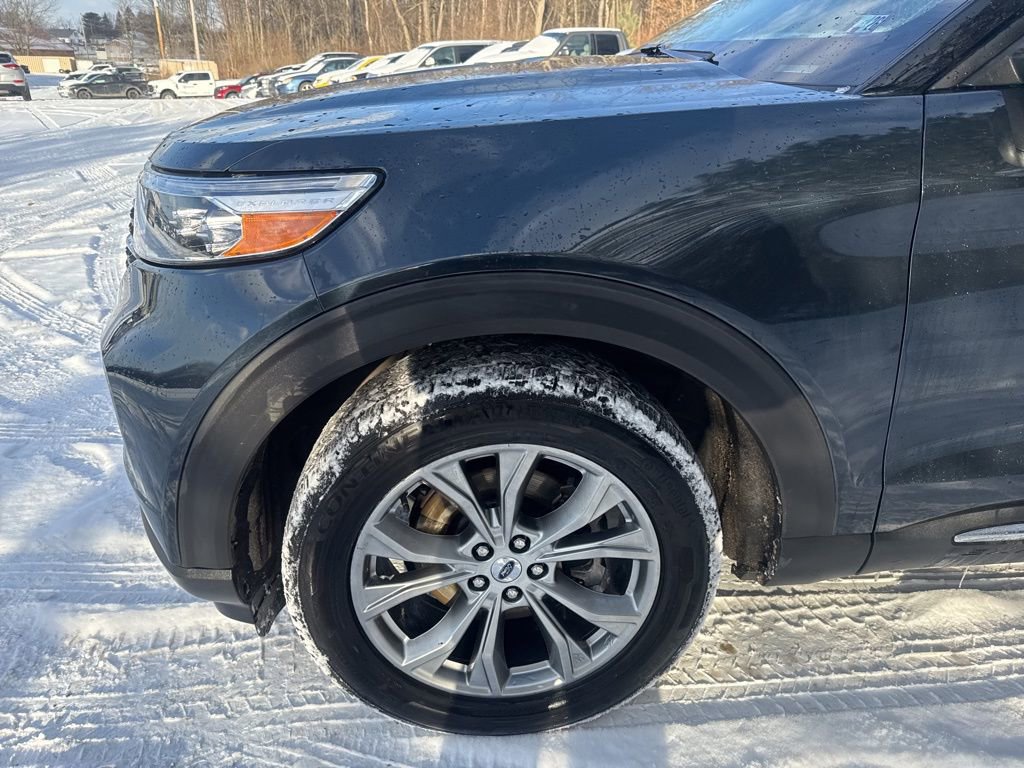 Used 2022 Ford Explorer XLT w/ Equipment Group 202A image 6