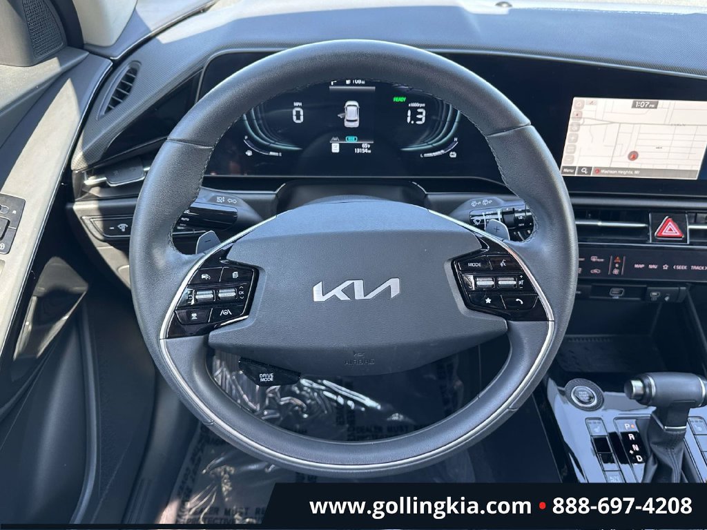 Certified 2025 Kia Niro EX FWD image 12