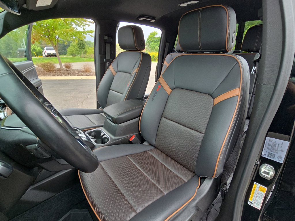 Used 2024 GMC Canyon AT4 w/ AT4 Premium Package AWD/4WD image 17