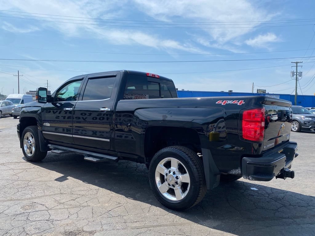 Used 2016 Chevrolet Silverado 2500 High Country w/ High Country Premium Package AWD/4WD image 5