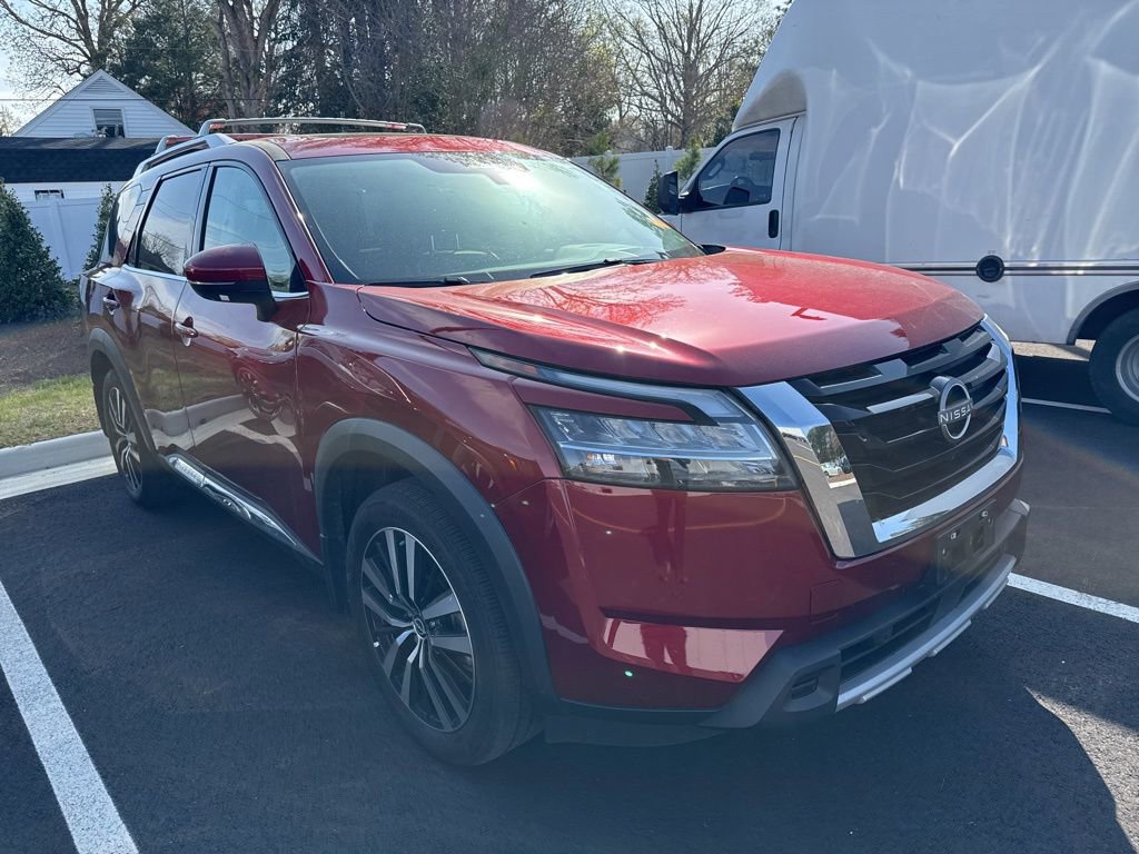 Used 2024 Nissan Pathfinder Platinum w/ Cargo Package