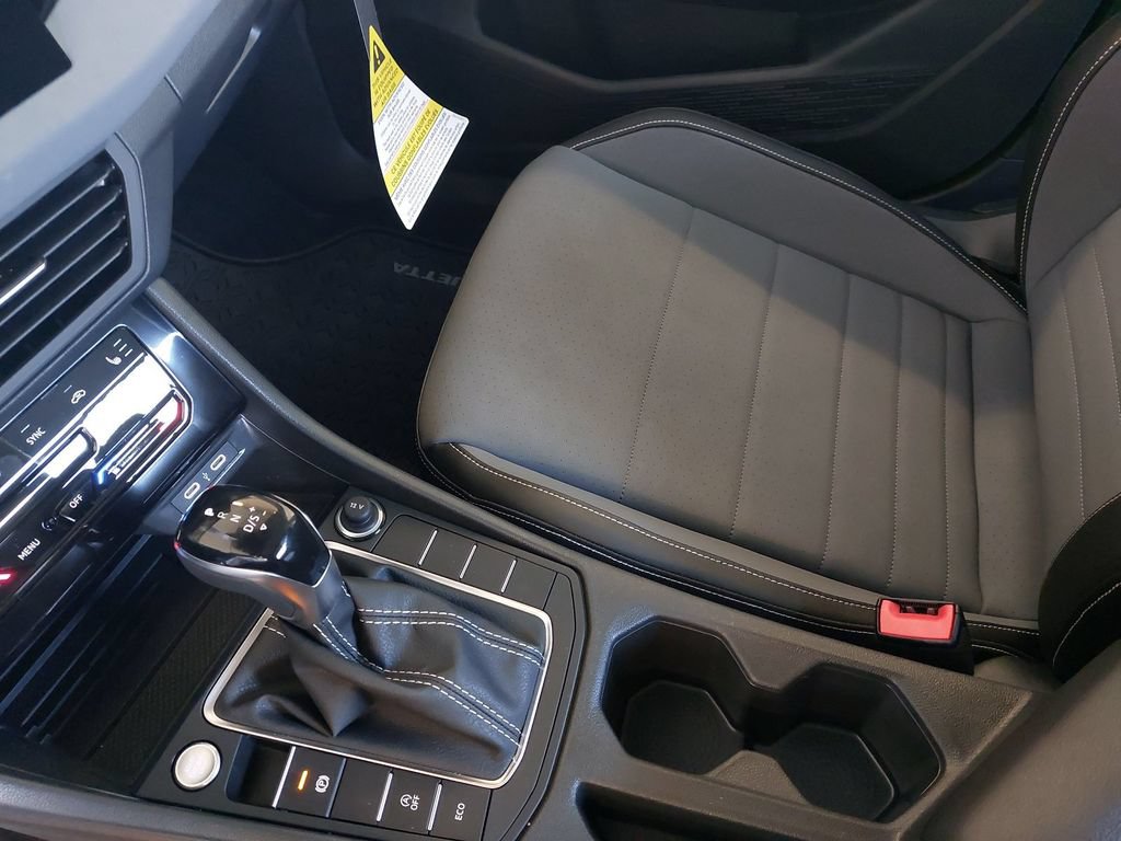 New 2026 Volkswagen Jetta SE FWD image 21