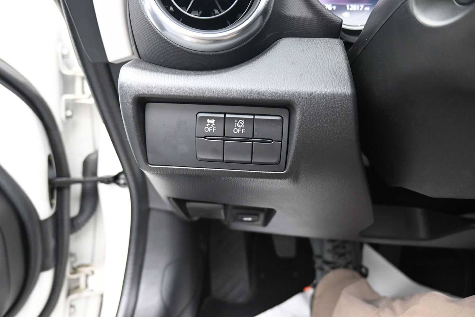 Used 2022 MAZDA MX-5 Miata RF Grand Touring RWD image 9