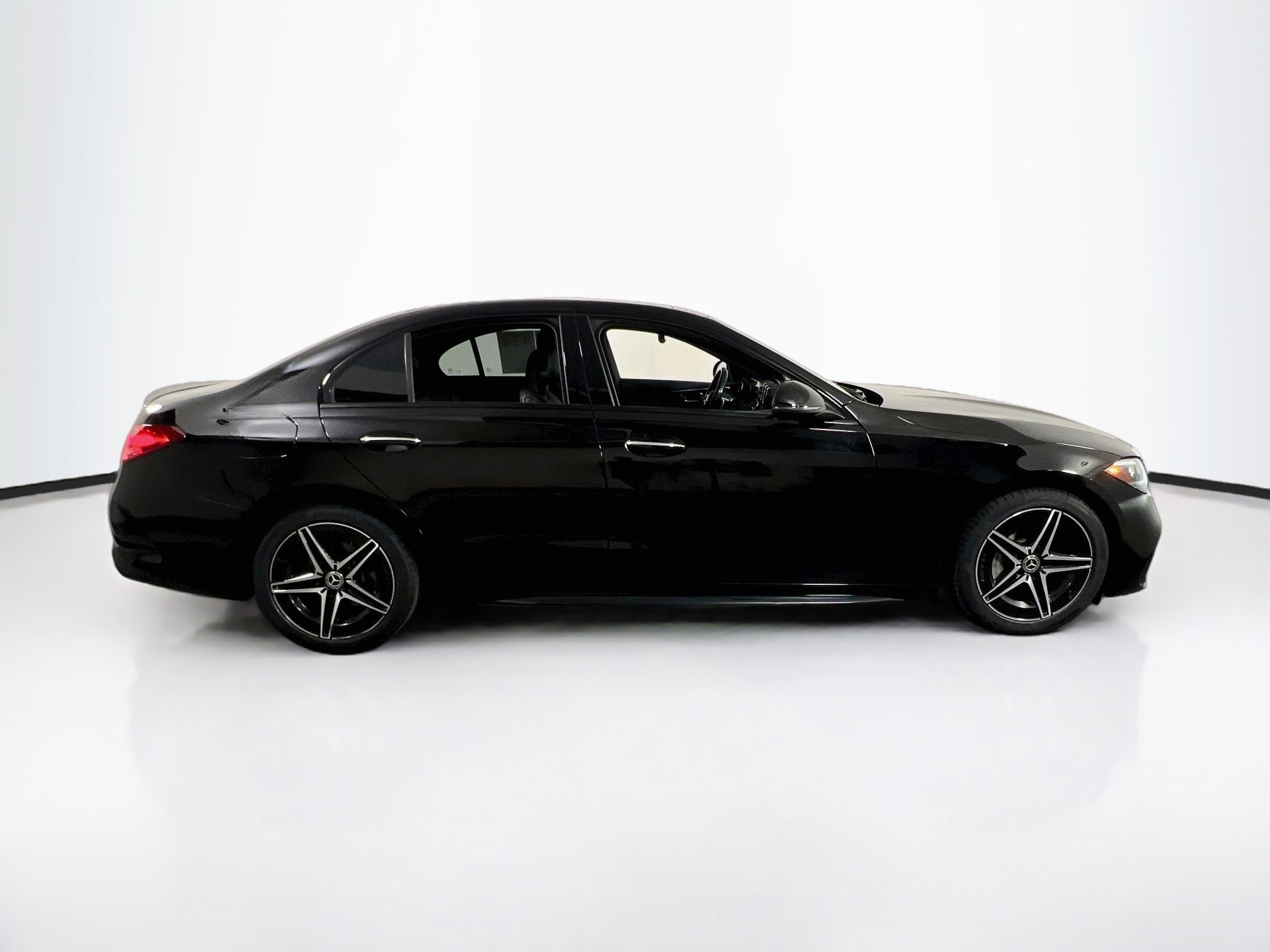 Used 2023 Mercedes-Benz C 300 4MATIC Sedan image 4